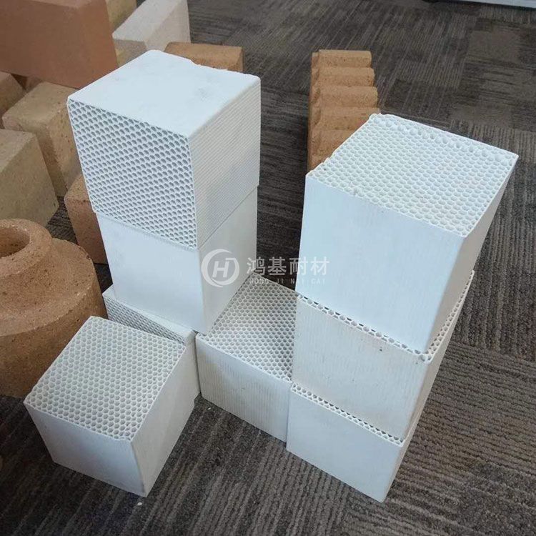 加熱爐蓄熱體